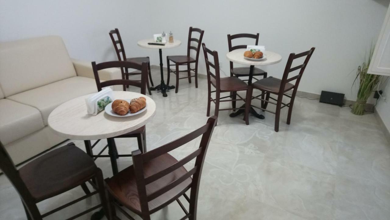 Gli Angeli Bed & Breakfast Loreto Bagian luar foto